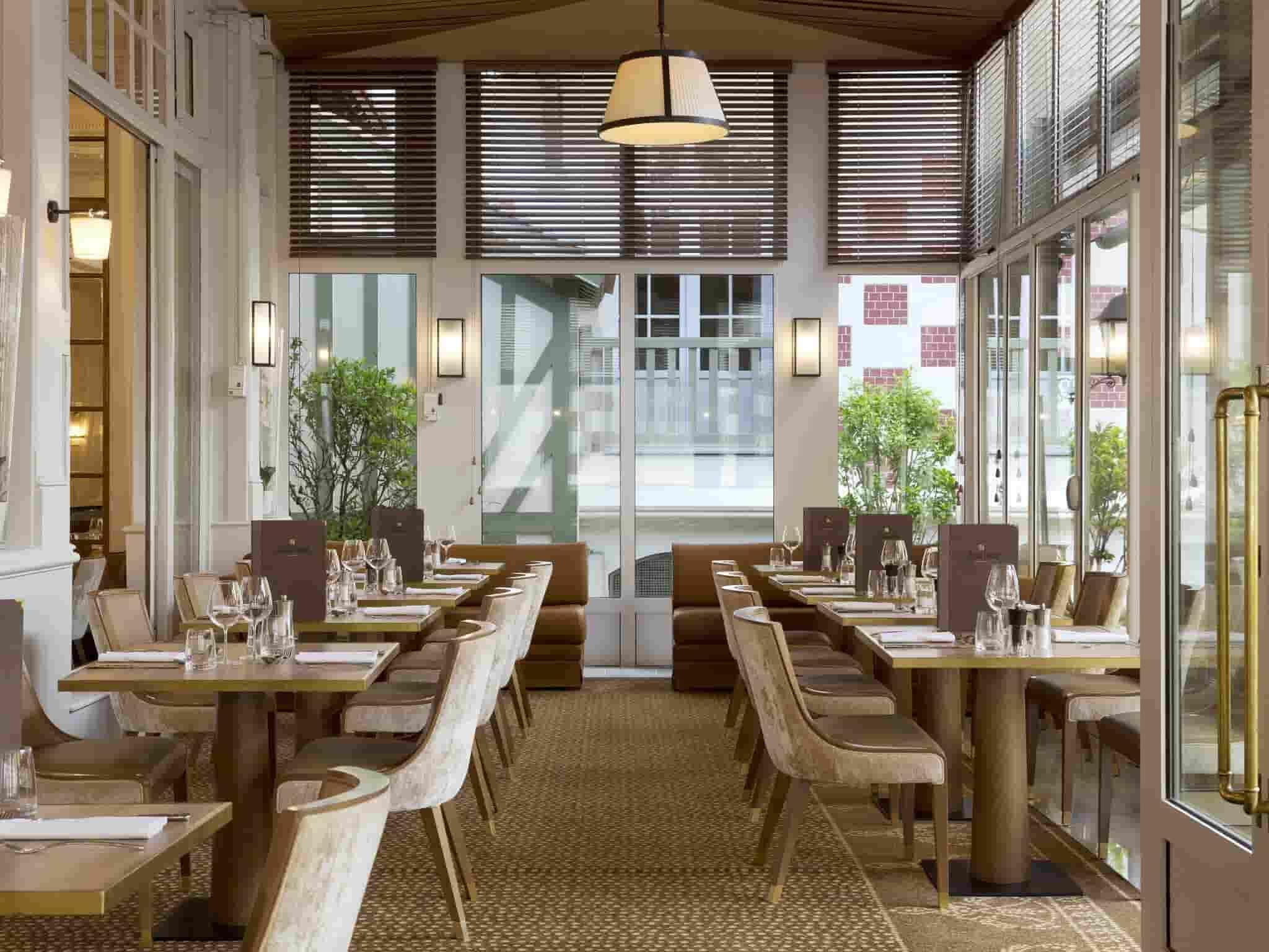 Hotel Barriere Le Normandy Довил Екстериор снимка