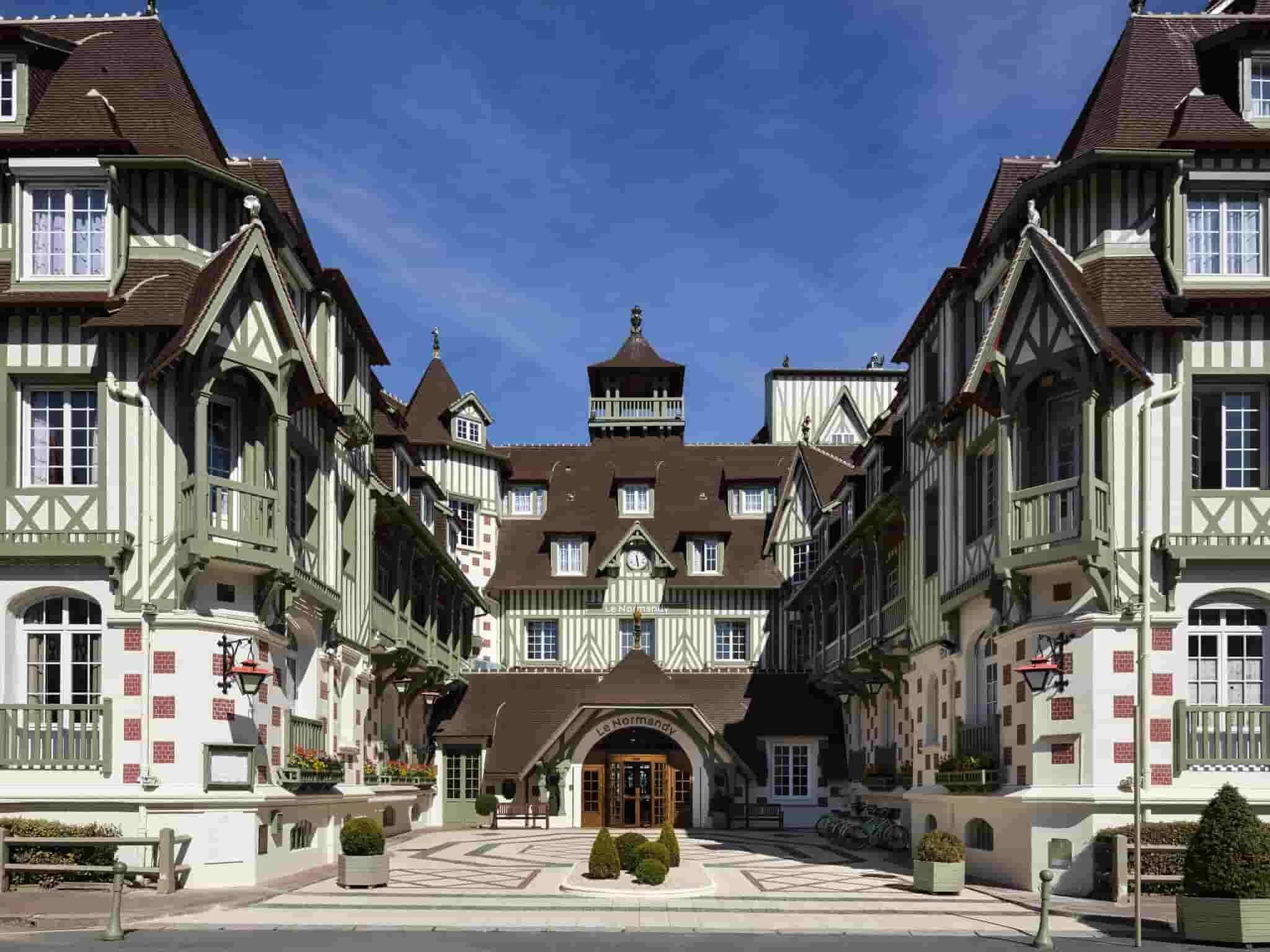 Hotel Barriere Le Normandy Довил Екстериор снимка