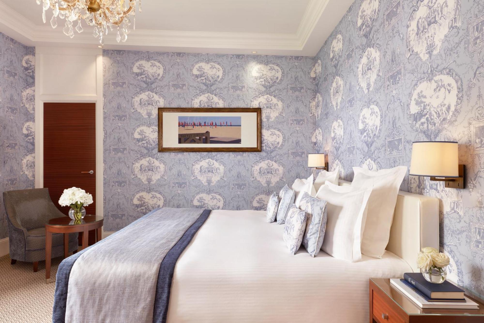 Hotel Barriere Le Normandy Довил Екстериор снимка