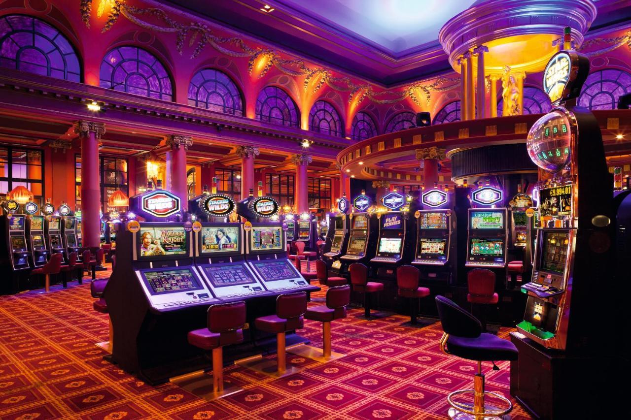 Hotel Barriere Le Normandy Довил Екстериор снимка